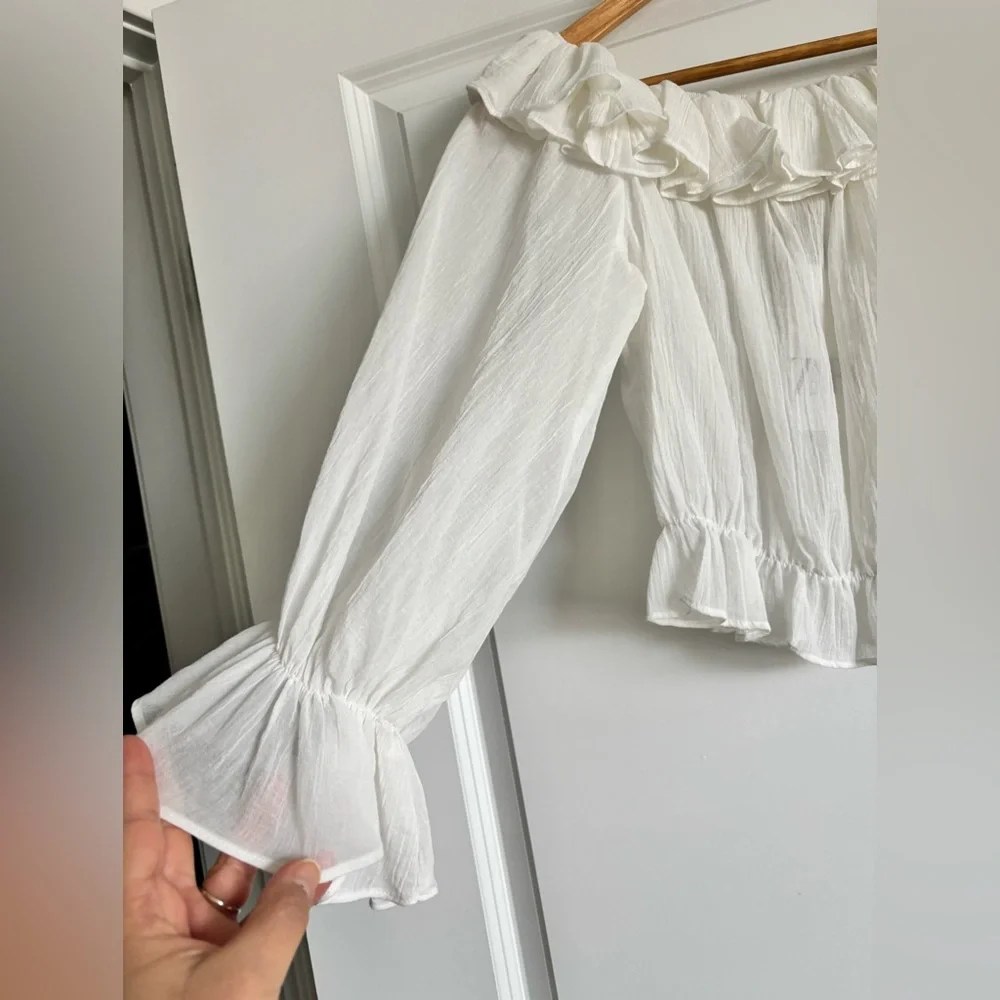 NWT Zara Ruffled off shoulder Top